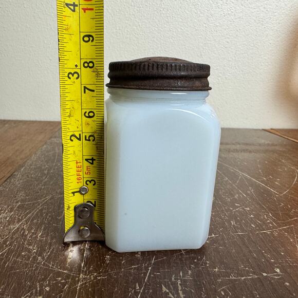 Vintage Milk Glass Made in USA metal‎ top Single Shaker - Picture 7 of 7